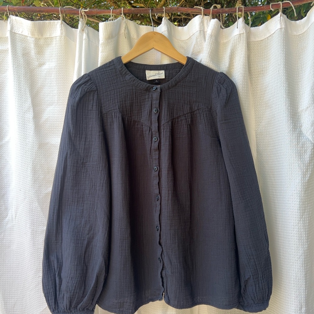 Universal Thread Women's Cotton Gauze Button Down Shirt